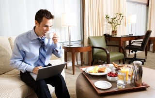 Завтрак в отеле для туристов важнее чем бесплатный Wi-Fi